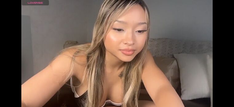 Full leaked Mommonica/ private onlyfans photo
