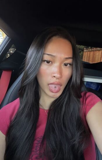 Full leaked Naomi clark/ private onlyfans photo