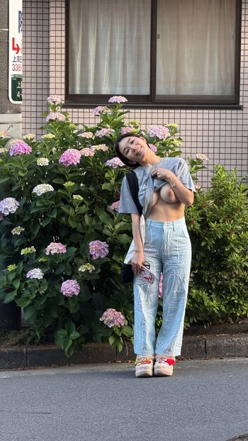 Full leaked Jewelzblu / private onlyfans photo