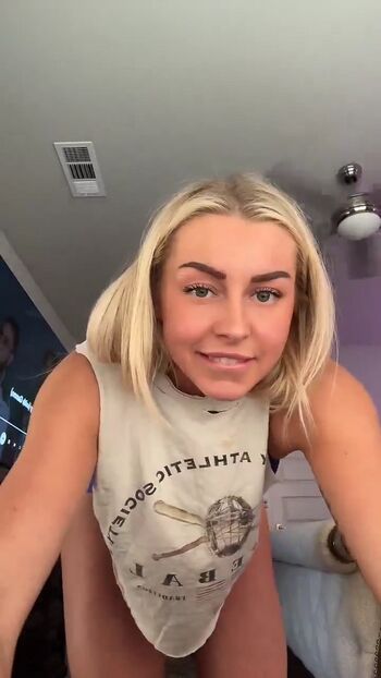 Full leaked Adiadiroom/ private onlyfans photo