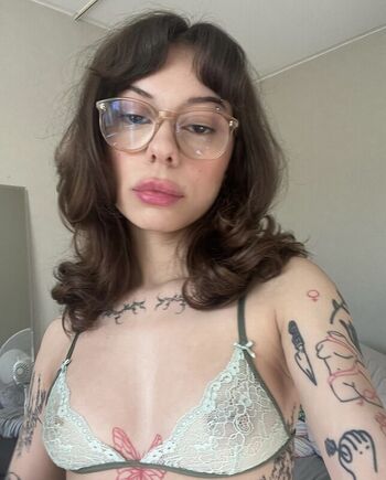 Full leaked Bornroyal feet/ private onlyfans photo