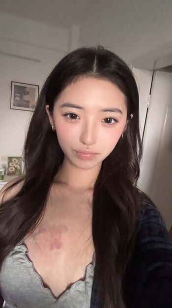 Full leaked Arual bloom/ private onlyfans photo