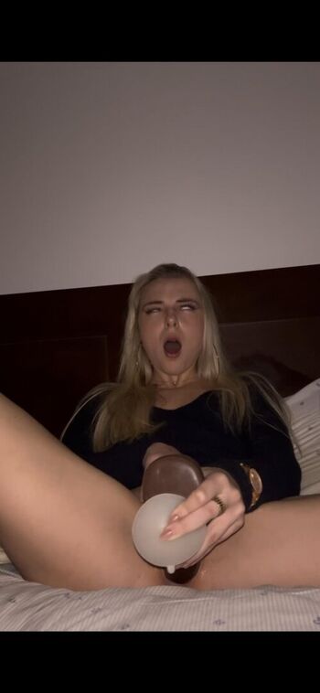 Full leaked Emikoevesinclair/ private onlyfans photo