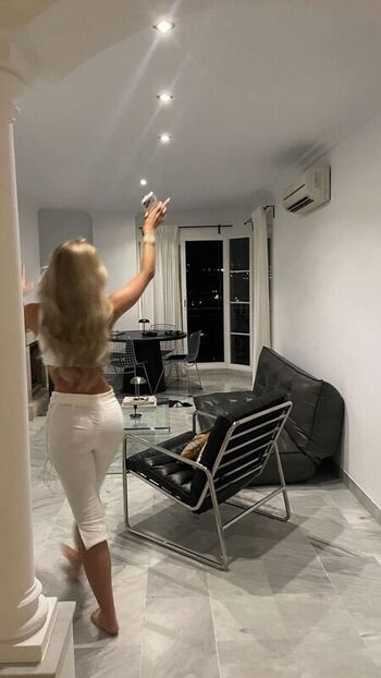 zara1_