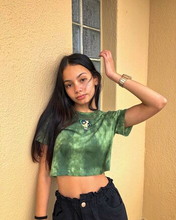 Zoe Manoek