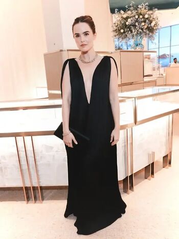 Zoey Deutch
